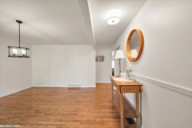 30840 Primrose Drive, Warren, MI 48088