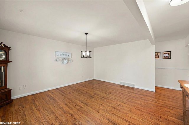 30840 Primrose Drive, Warren, MI 48088