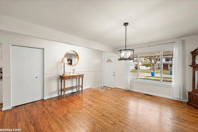 30840 Primrose Drive, Warren, MI 48088