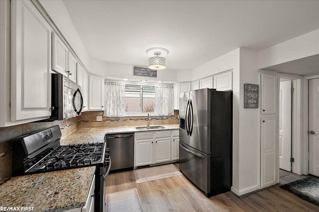 30840 Primrose Drive, Warren, MI 48088