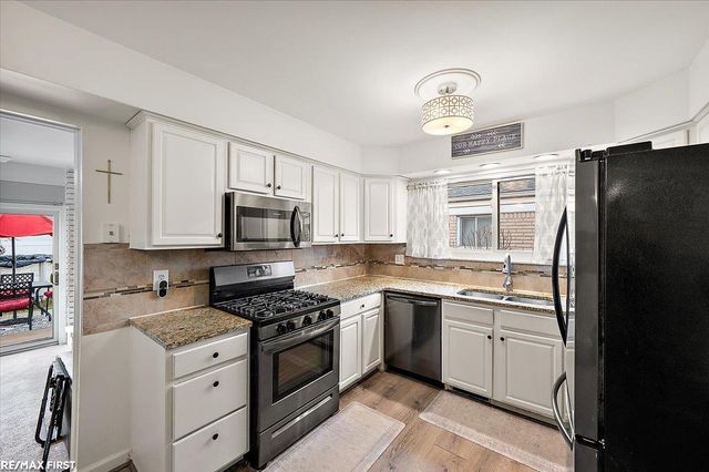 30840 Primrose Drive, Warren, MI 48088