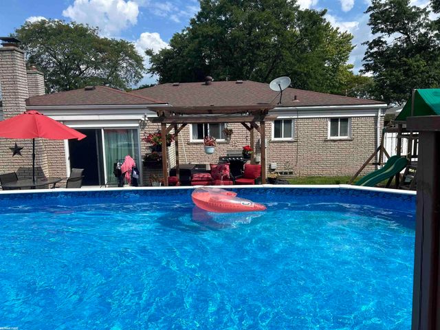 30840 Primrose Drive, Warren, MI 48088