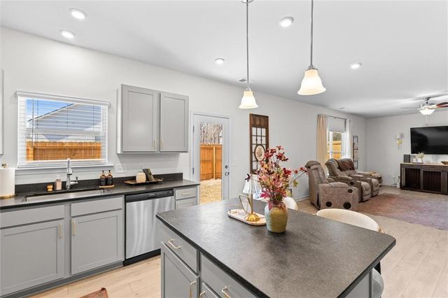 89 Autrey Dr, Douglasville, GA 30134