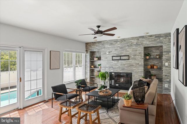 4107 FARMSIDE DR, Baltimore, MD 21236