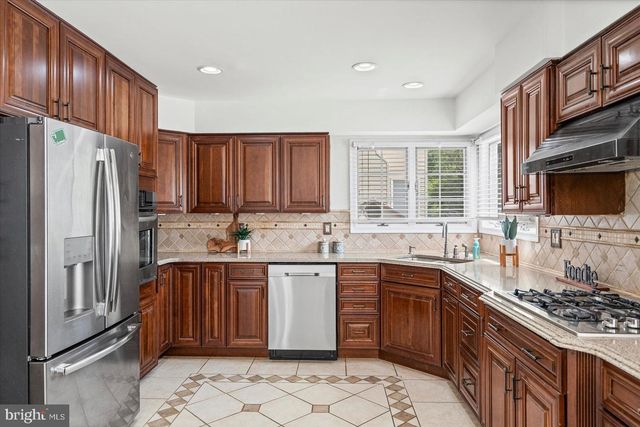 4107 FARMSIDE DR, Baltimore, MD 21236