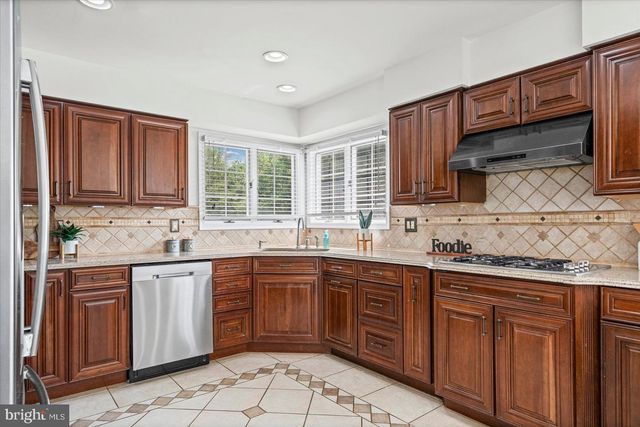 4107 FARMSIDE DR, Baltimore, MD 21236