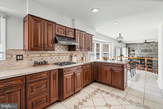 4107 FARMSIDE DR, Baltimore, MD 21236