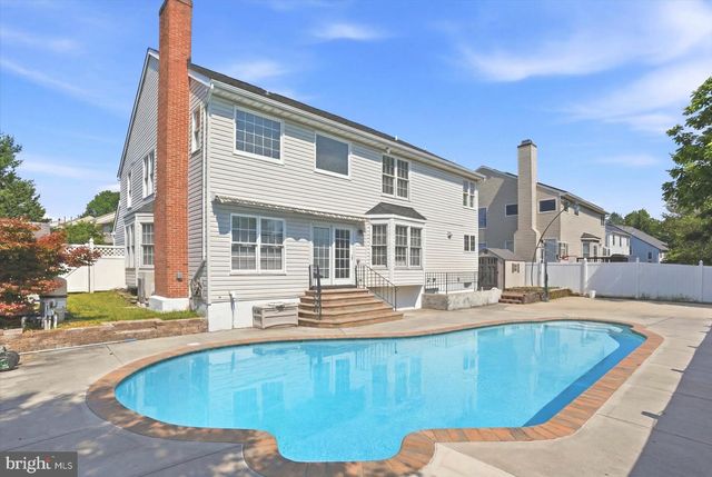 4107 FARMSIDE DR, Baltimore, MD 21236