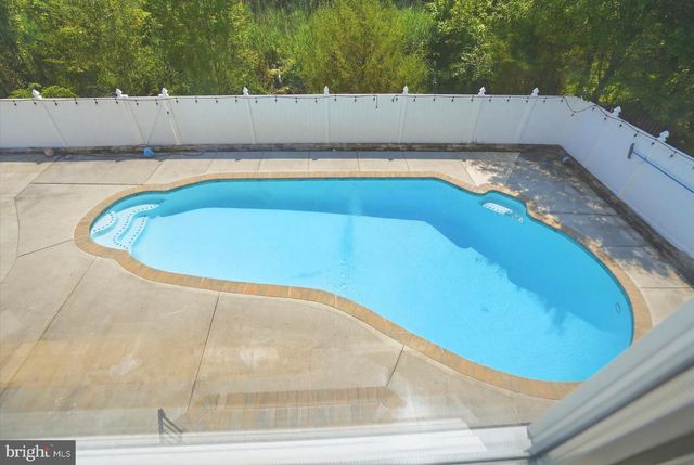 4107 FARMSIDE DR, Baltimore, MD 21236