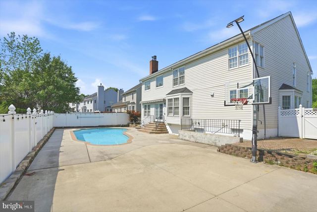 4107 FARMSIDE DR, Baltimore, MD 21236