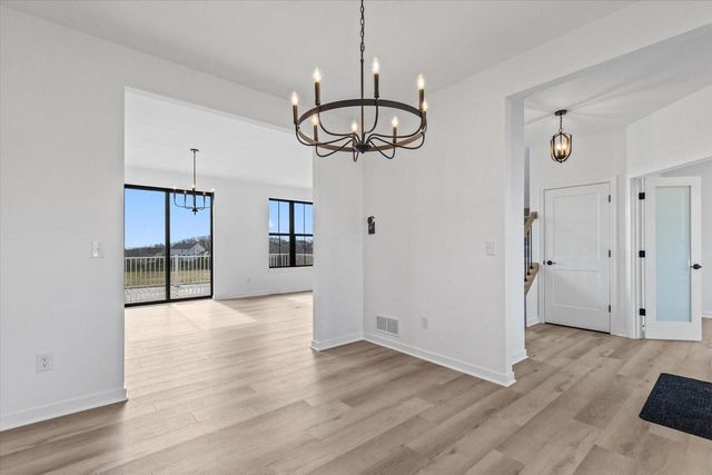 805 Viewpoint AVENUE, Waukesha, WI 53188
