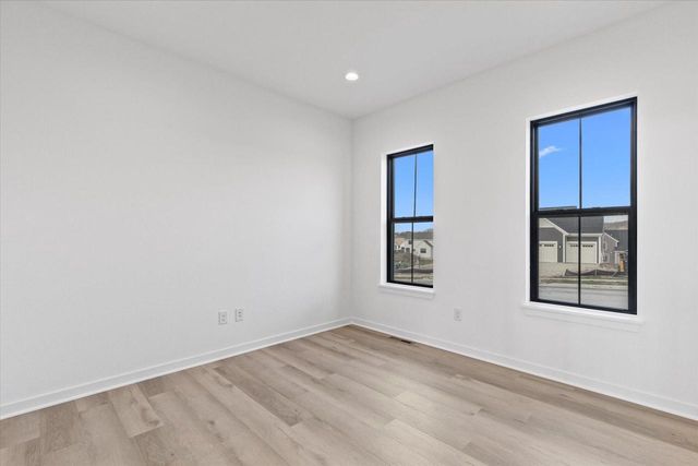 805 Viewpoint AVENUE, Waukesha, WI 53188