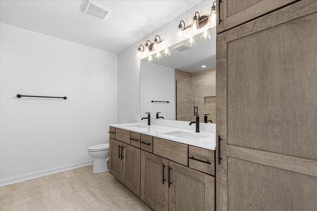 805 Viewpoint AVENUE, Waukesha, WI 53188