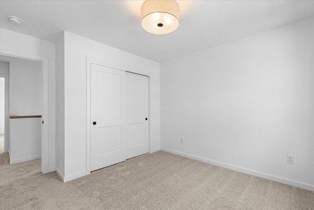 805 Viewpoint AVENUE, Waukesha, WI 53188