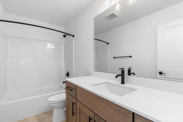 805 Viewpoint AVENUE, Waukesha, WI 53188