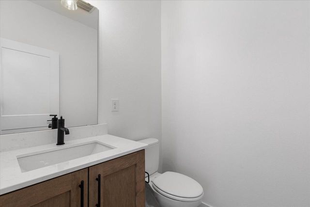 805 Viewpoint AVENUE, Waukesha, WI 53188