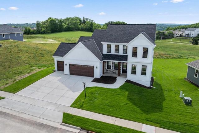805 Viewpoint AVENUE, Waukesha, WI 53188
