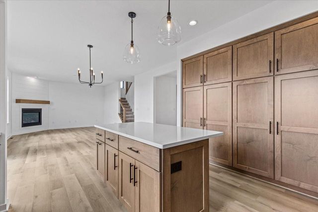 805 Viewpoint AVENUE, Waukesha, WI 53188