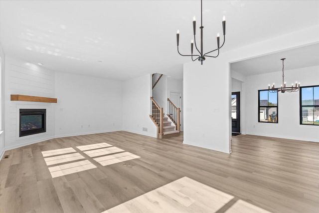 805 Viewpoint AVENUE, Waukesha, WI 53188