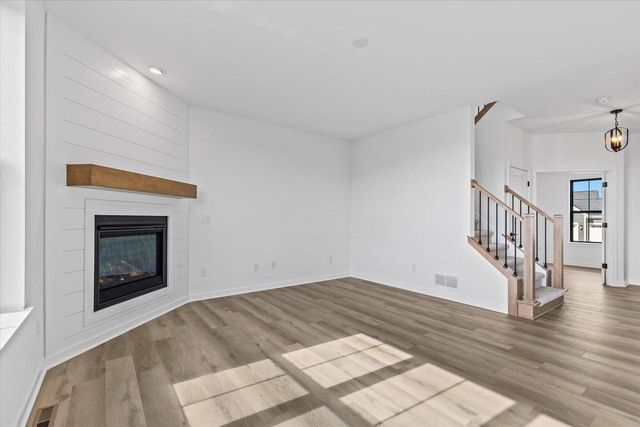 805 Viewpoint AVENUE, Waukesha, WI 53188