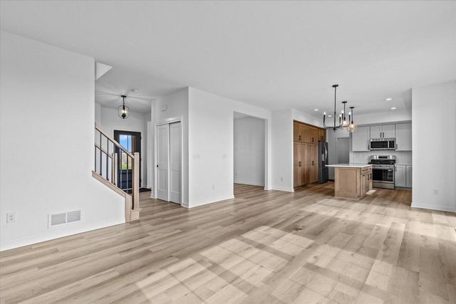 805 Viewpoint AVENUE, Waukesha, WI 53188