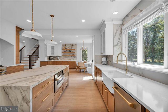 61 BORTONS RD, Marlton, NJ 08053