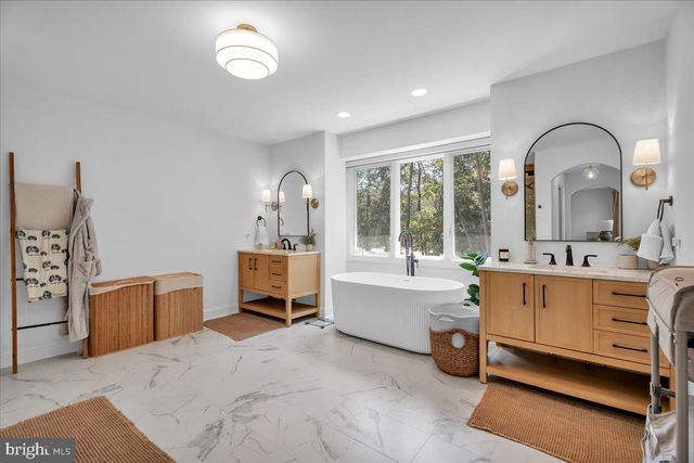 61 BORTONS RD, Marlton, NJ 08053