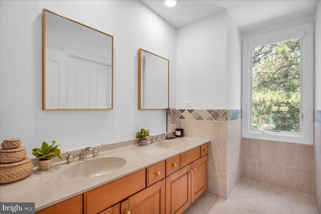 61 BORTONS RD, Marlton, NJ 08053