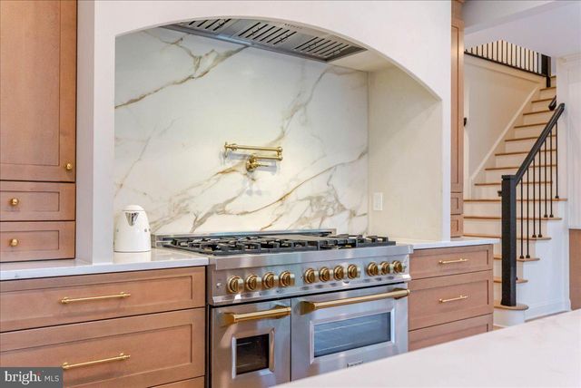 61 BORTONS RD, Marlton, NJ 08053