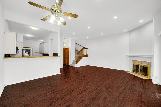 1017 Arbor Court, Mount Prospect, IL 60056