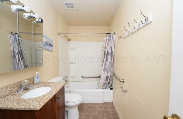 1252 IRIS Street, Amarillo, TX 79107