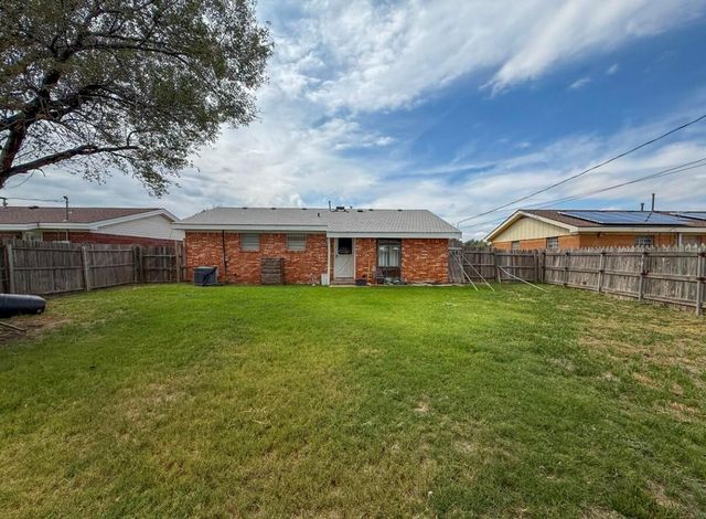 1252 IRIS Street, Amarillo, TX 79107