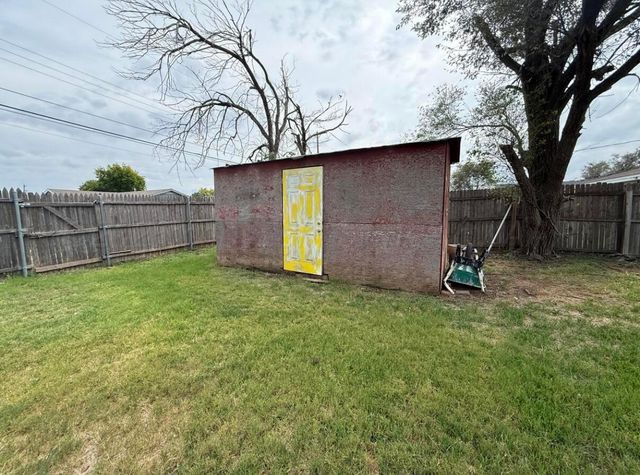 1252 IRIS Street, Amarillo, TX 79107