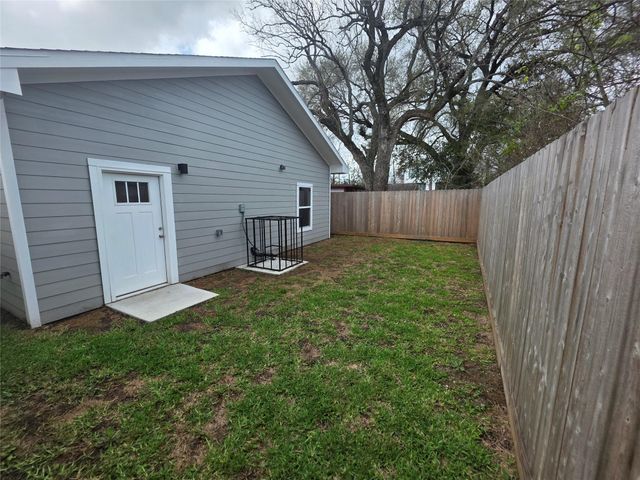 3411 Webster Street, Houston, TX 77004