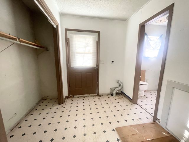 863 4th Street SW, Paris, TX 75460