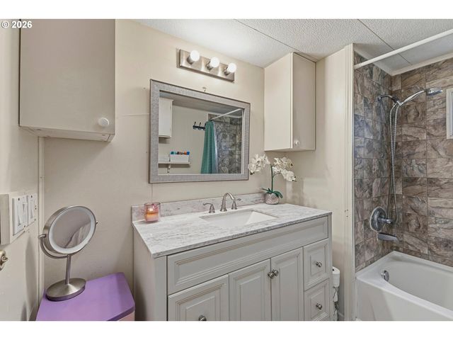 1901 Se MINTER BRIDGE Rd 75, Hillsboro, OR 97123