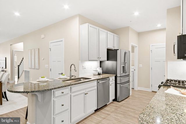 3225 THORNAPPLE DR, Frederick, MD 21704