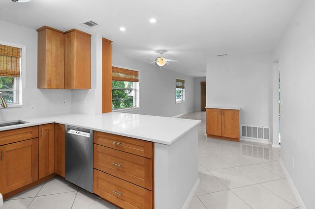 2600 SE Ocean Boulevard S15, Stuart, FL 34996