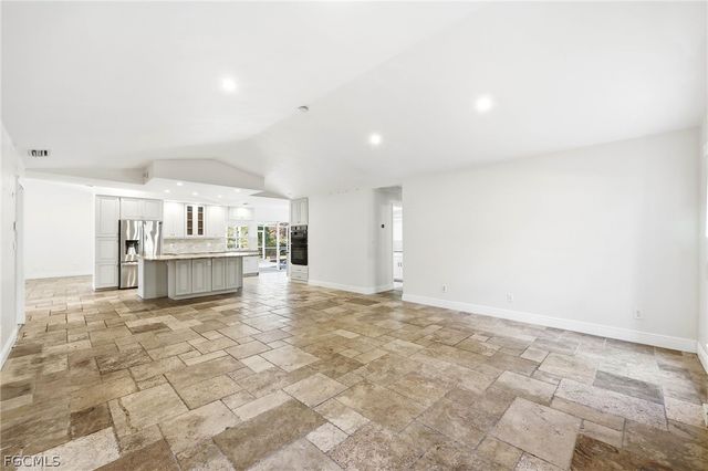 6011 Sea Grass LN, Naples, FL 34116