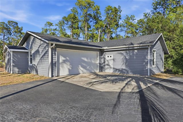 6011 Sea Grass LN, Naples, FL 34116