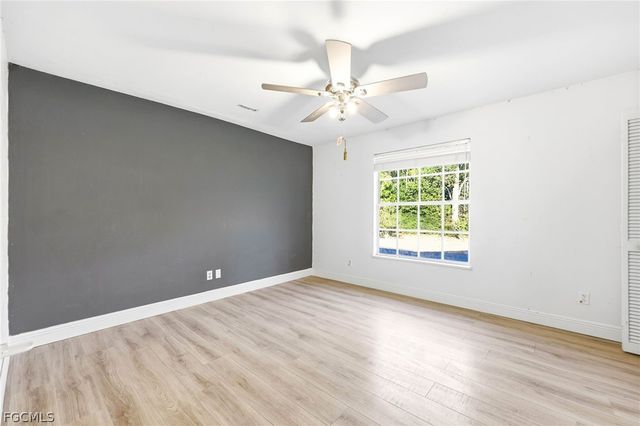 6011 Sea Grass LN, Naples, FL 34116