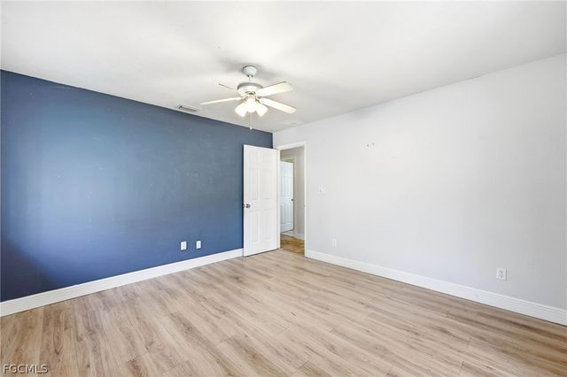 6011 Sea Grass LN, Naples, FL 34116