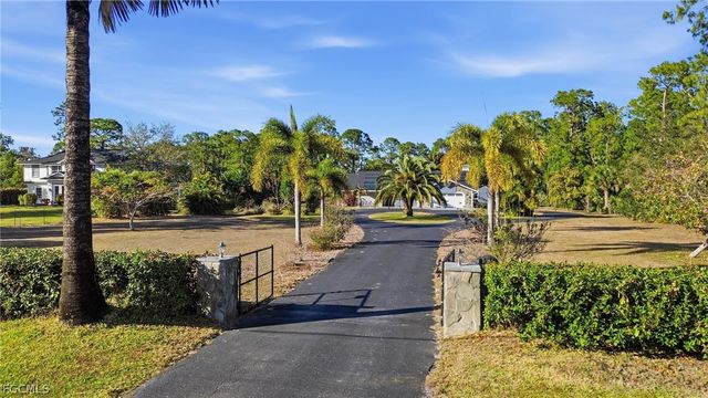 6011 Sea Grass LN, Naples, FL 34116