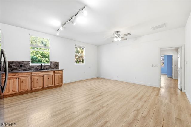 6011 Sea Grass LN, Naples, FL 34116