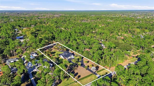 6011 Sea Grass LN, Naples, FL 34116