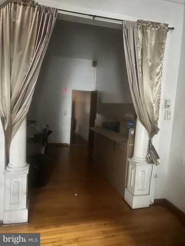 1919 OAK HILL AVE, Baltimore, MD 21218