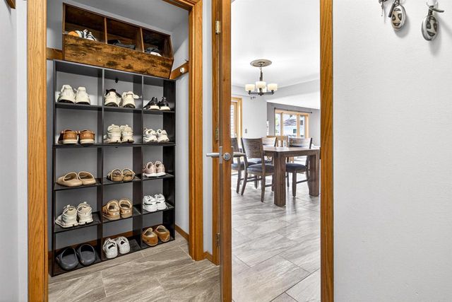 601 S COVENANT LANE, Appleton, WI 54915