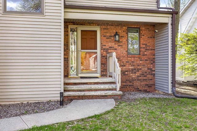 601 S COVENANT LANE, Appleton, WI 54915