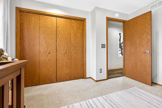 601 S COVENANT LANE, Appleton, WI 54915