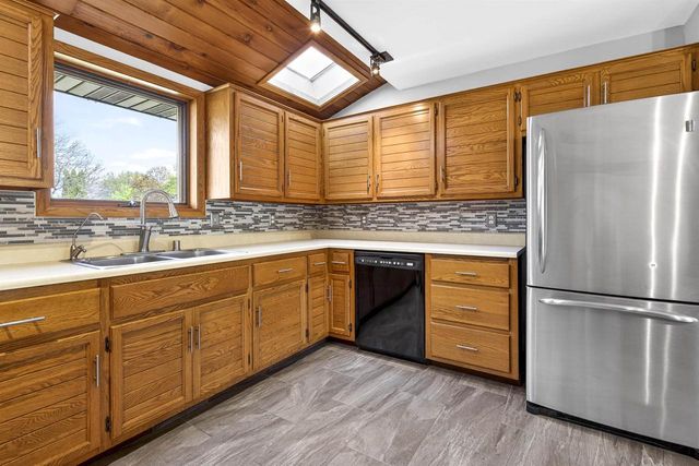 601 S COVENANT LANE, Appleton, WI 54915